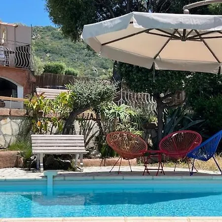 Vue Avec Piscine Et Jardin Arbore וילה Coggia