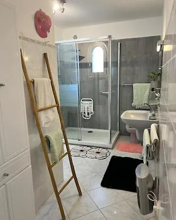 빌라 Vue Avec Piscine Et Jardin Arbore
